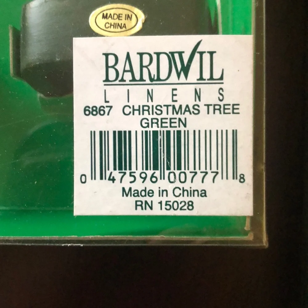 NWT set of 4 Christmas Tree Holiday napkin rings